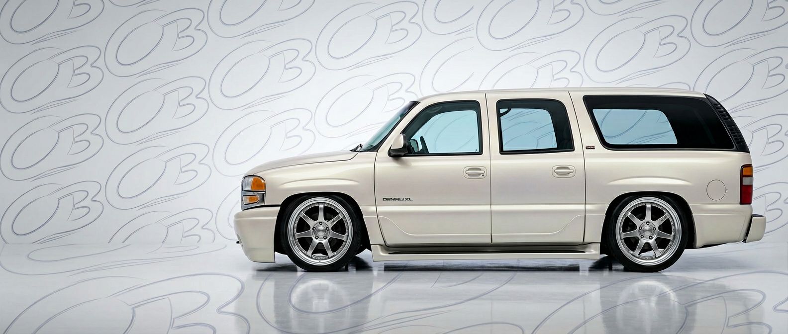 High-quality 2004 GMC Yukon Denali XL 2004 exterior shot with professional studio lighting.