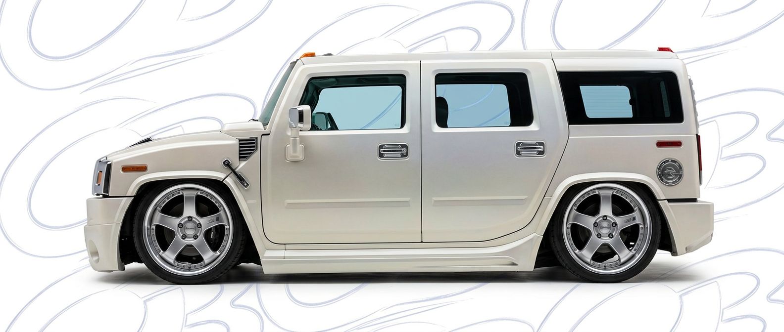 Professional automotive photography of a 2005 Hummer H2 with high-fidelity 2005.
