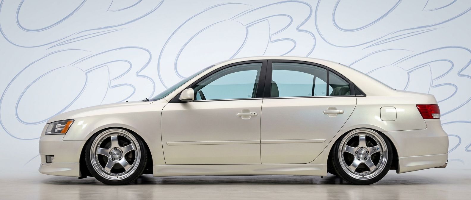 Aggressive 2006 Hyundai Sonata 2006 styling to enhance your vehicle's aesthetic.