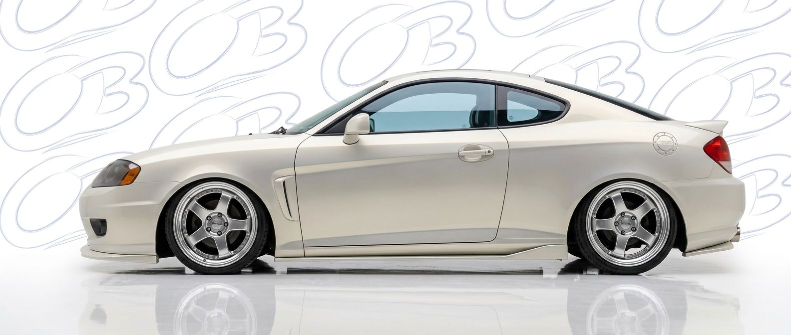 Aggressive 2005 Hyundai Tiburon 2005 styling to enhance your vehicle's aesthetic.