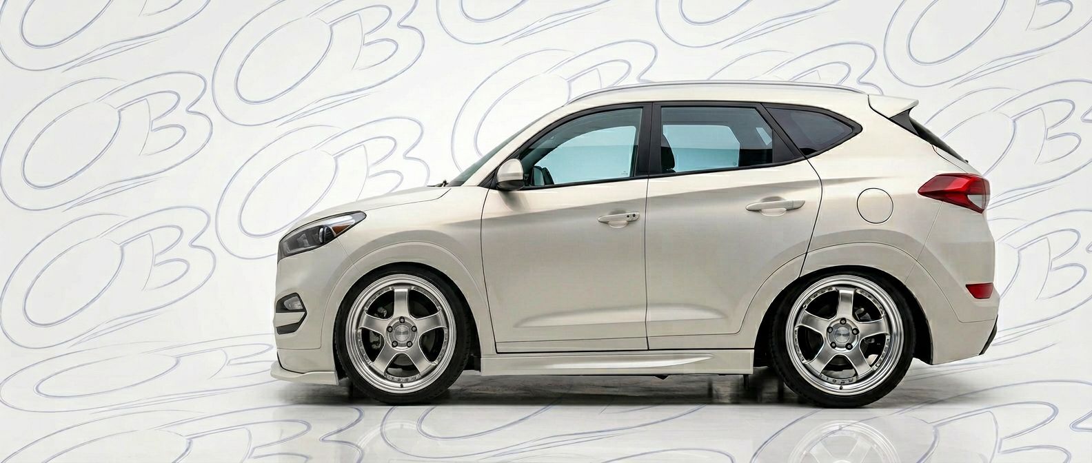 Front-angle view of 2018 Hyundai Tucson 2018 - Durable and stylish exterior enhancement.