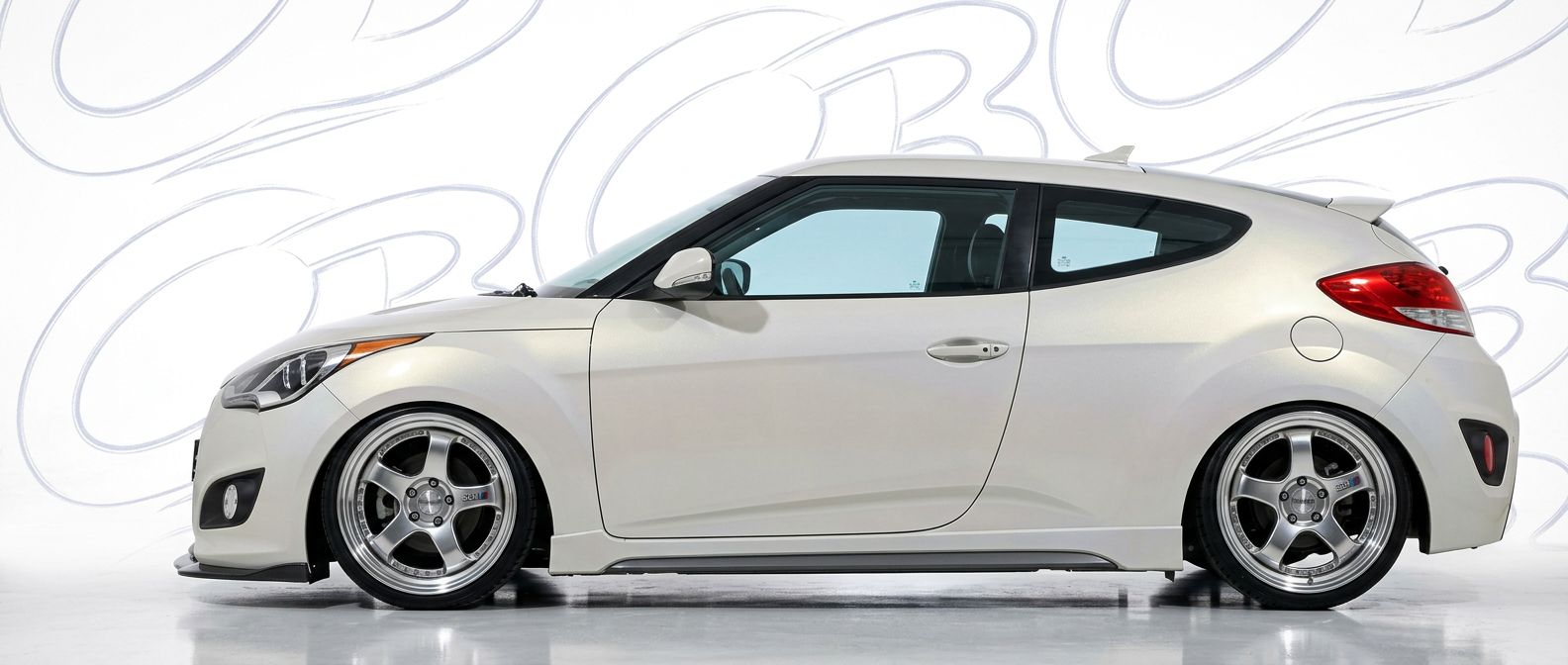 Aerodynamic 2014 Hyundai Veloster 2014 - Sleek design for enhanced vehicle styling.