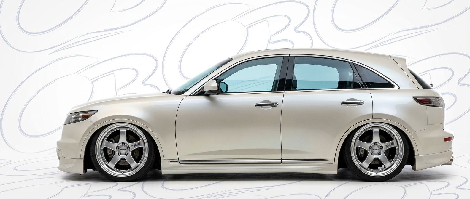 Aerodynamic 2005 Infiniti FX 2005 - Sleek design for enhanced vehicle styling.