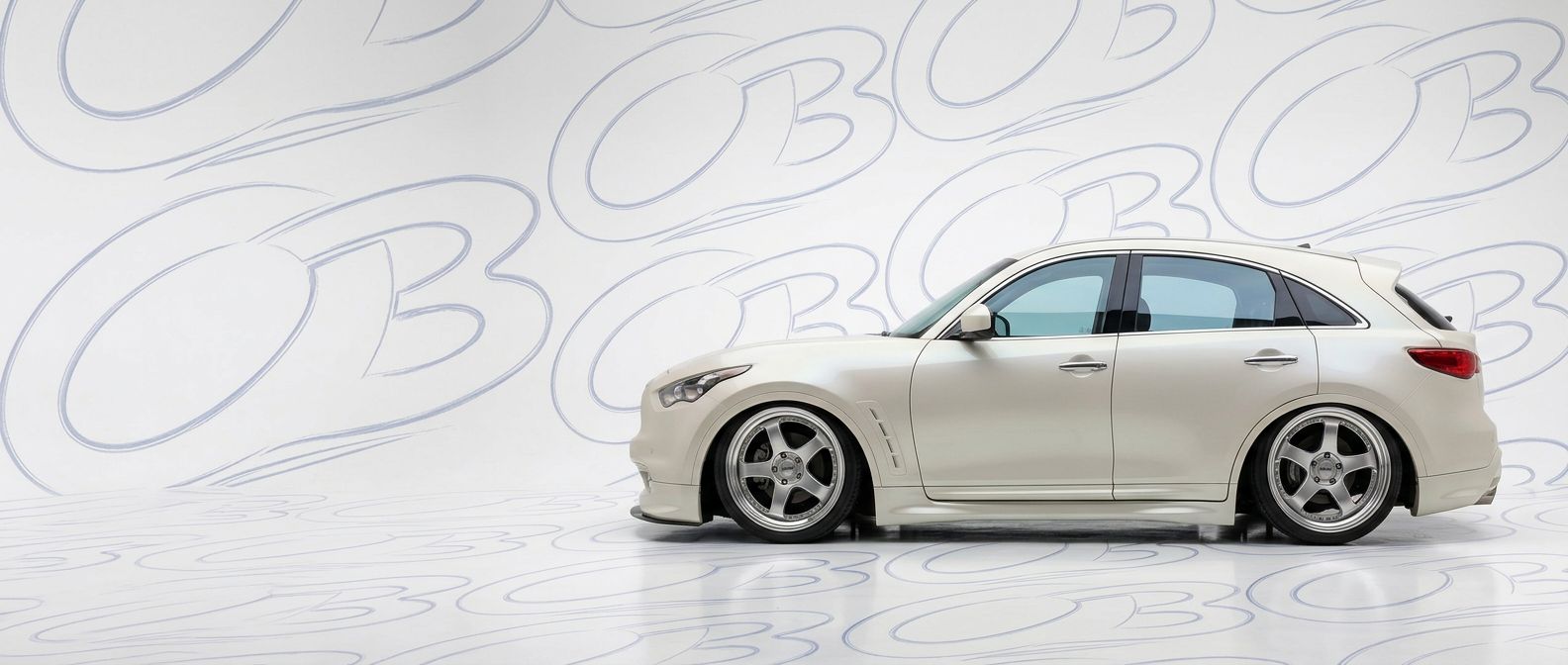 Detailed view of 2011 Infiniti FX 2011 featuring lightweight, durable construction.