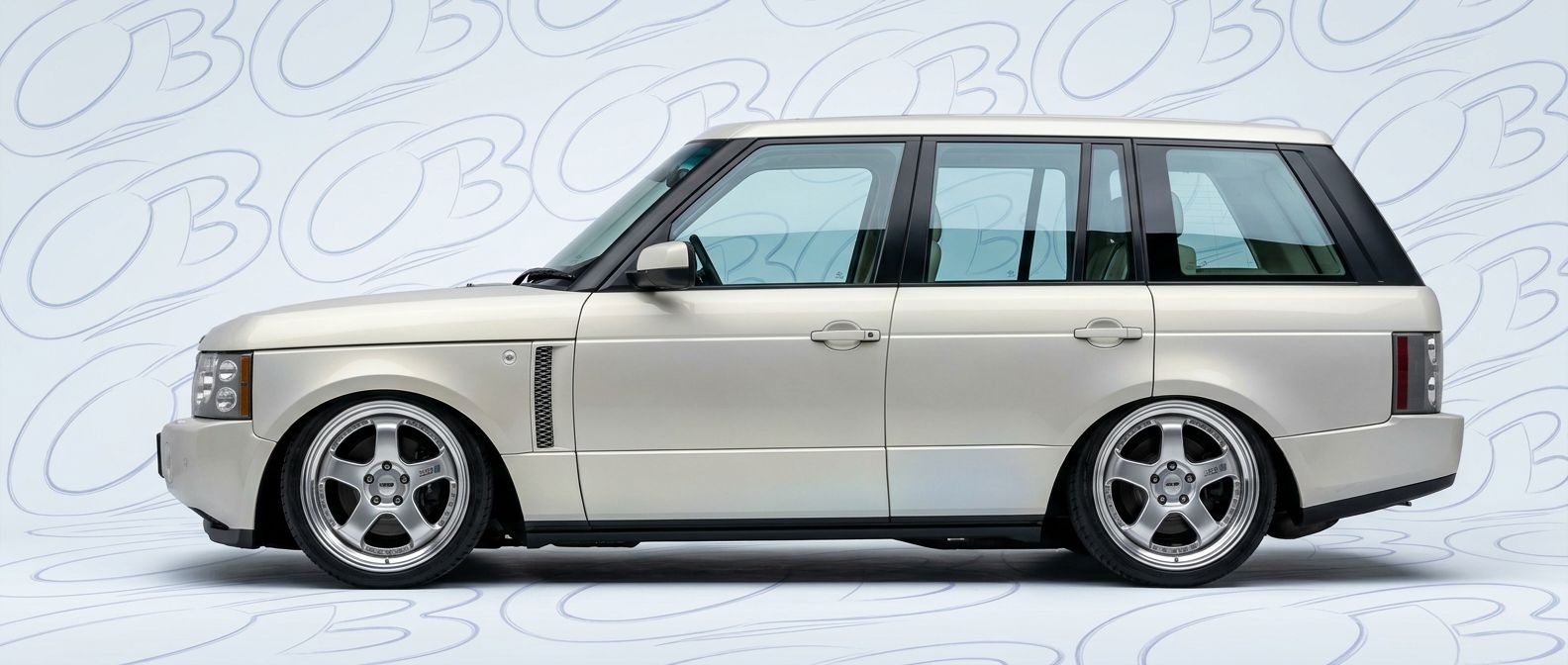 Front-angle view of 2003 Land Rover Range Rover 2003 - Durable and stylish exterior enhancement.