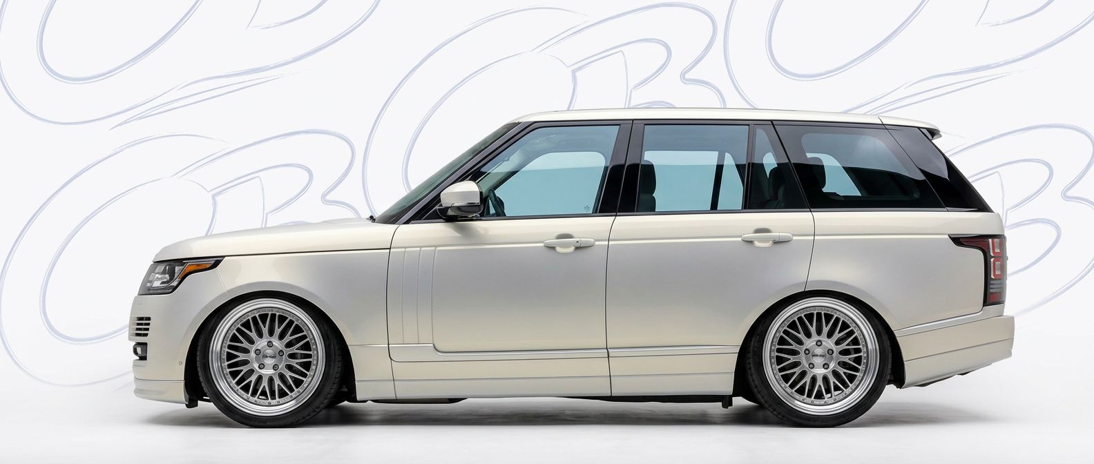 Front-angle view of 2014 Land Rover Range Rover 2014 - Durable and stylish exterior enhancement.