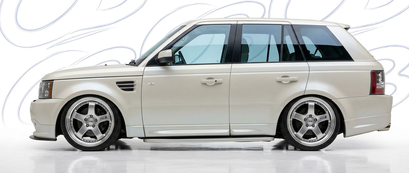 Professional automotive photography of a 2007 Land Rover Range Rover Sport with high-fidelity 2007.