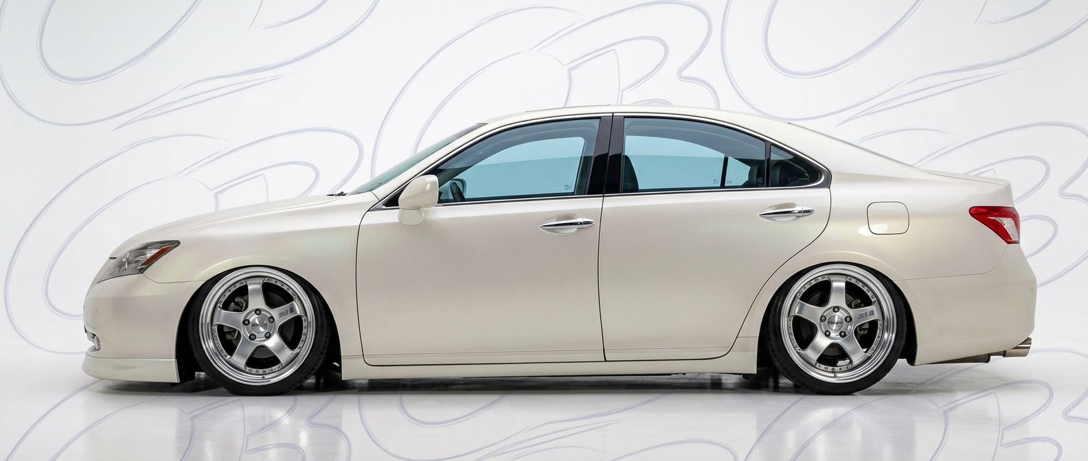 Detailed view of 2008 Lexus ES Series 2008 featuring lightweight, durable construction.