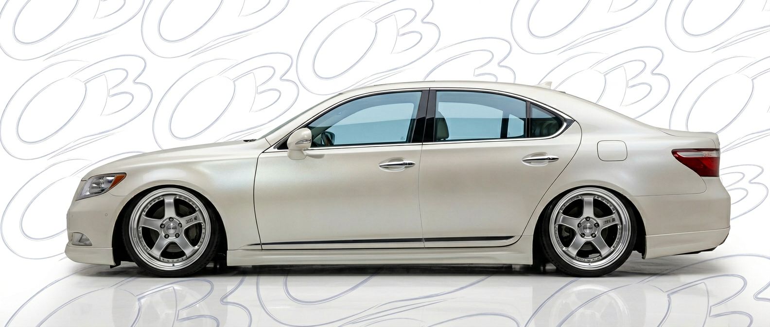 Aerodynamic 2010 Lexus LS460 2010 - Sleek design for enhanced vehicle styling.