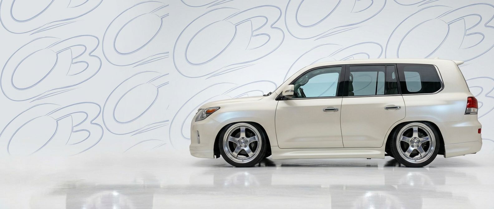 Detailed view of 2013 Lexus LX570 2013 featuring lightweight, durable construction.