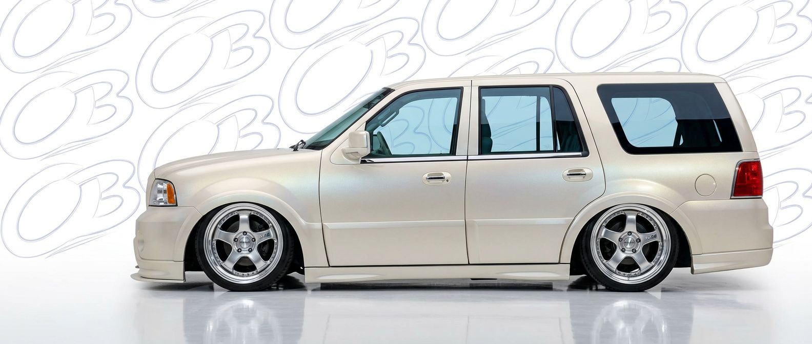 Sleek 2005 Lincoln Navigator 2005 - Precision-engineered parts for a perfect fitment.