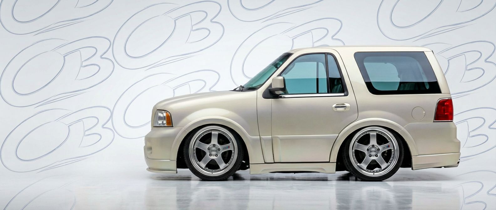 Front-angle view of 2006 Lincoln Navigator 2006 - Durable and stylish exterior enhancement.