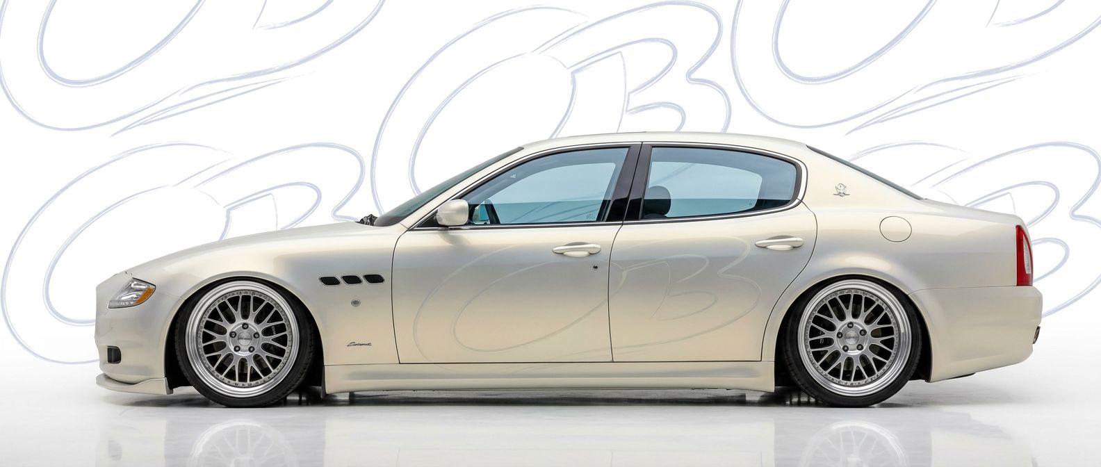 Aerodynamic 2007 Maserati Quattroporte 2007 - Sleek design for enhanced vehicle styling.