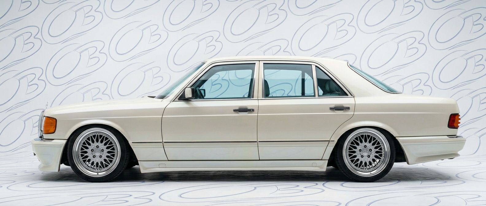 High-quality  Mercedes-Benz  1994 exterior shot with professional studio lighting.