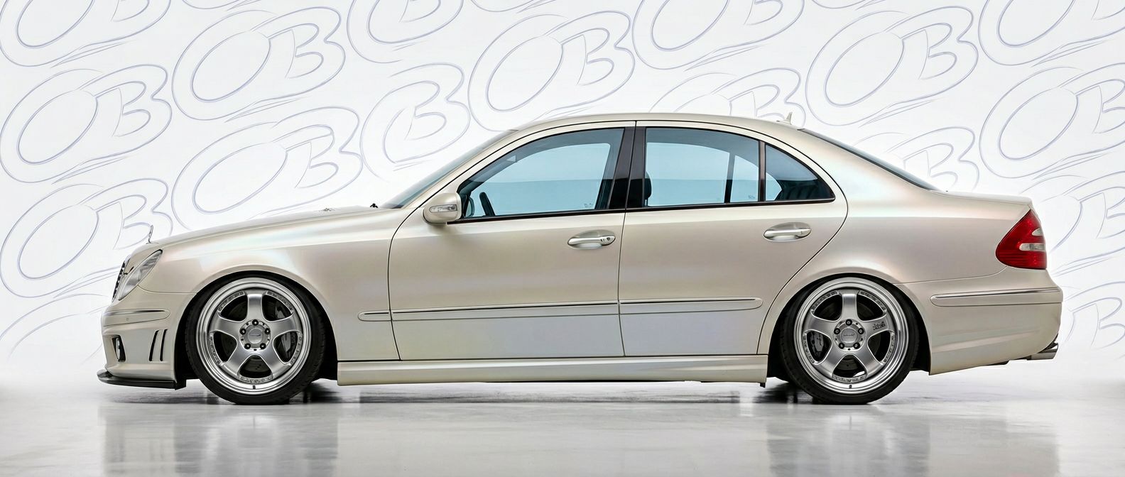 Aerodynamic 2007 Mercedes-Benz E-Class 2007 - Sleek design for enhanced vehicle styling.