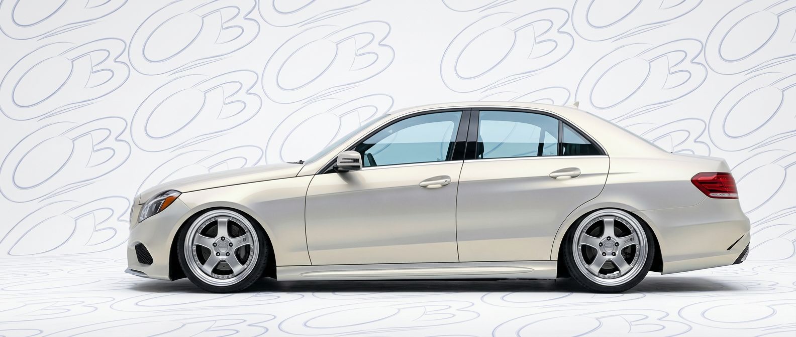 Aerodynamic 2015 Mercedes-Benz E-Class 2015 - Sleek design for enhanced vehicle styling.