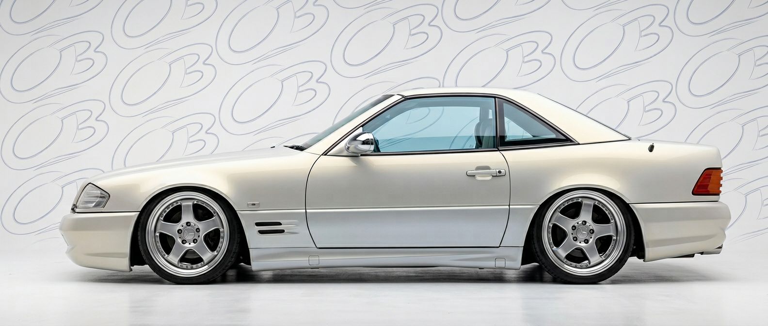 Aggressive 2001 Mercedes-Benz SL-Class 2001 styling to enhance your vehicle's aesthetic.