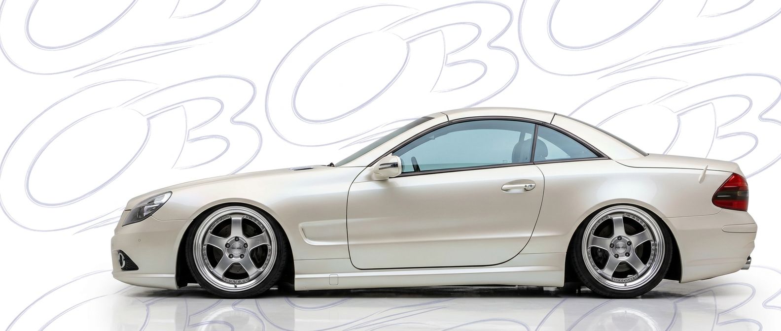 Aerodynamic 2009 Mercedes-Benz SL-Class 2009 - Sleek design for enhanced vehicle styling.