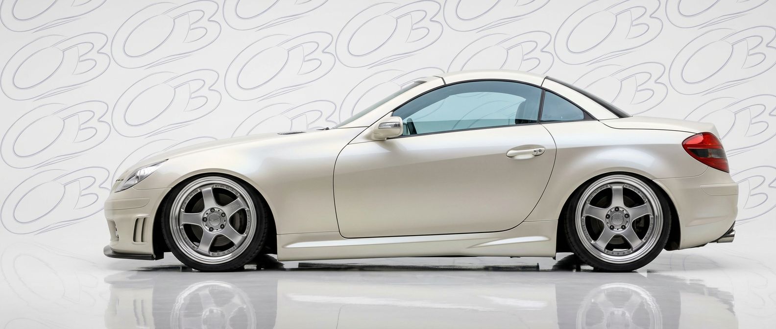 High-quality 2008 Mercedes-Benz SLK-Class 2008 exterior shot with professional studio lighting.