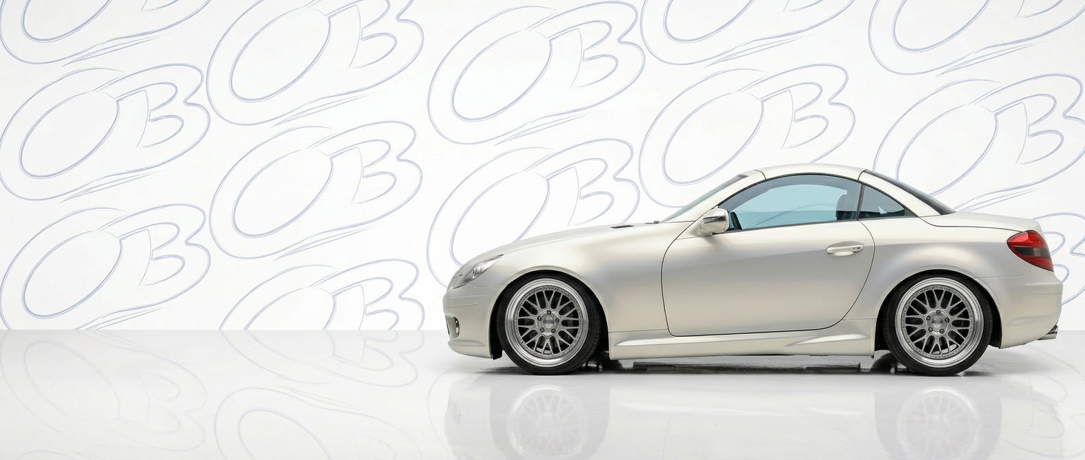 Aggressive 2010 Mercedes-Benz SLK-Class 2010 styling to enhance your vehicle's aesthetic.