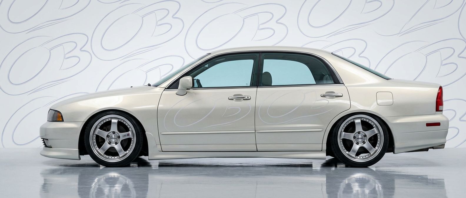 Aerodynamic 1998 Mitsubishi Diamante 1998 - Sleek design for enhanced vehicle styling.