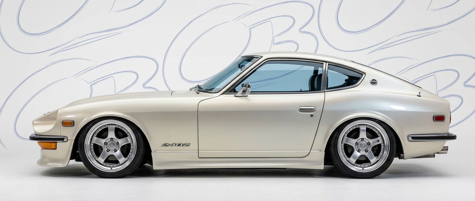 Aggressive 1972 Nissan 240Z 1972 styling to enhance your vehicle's aesthetic.