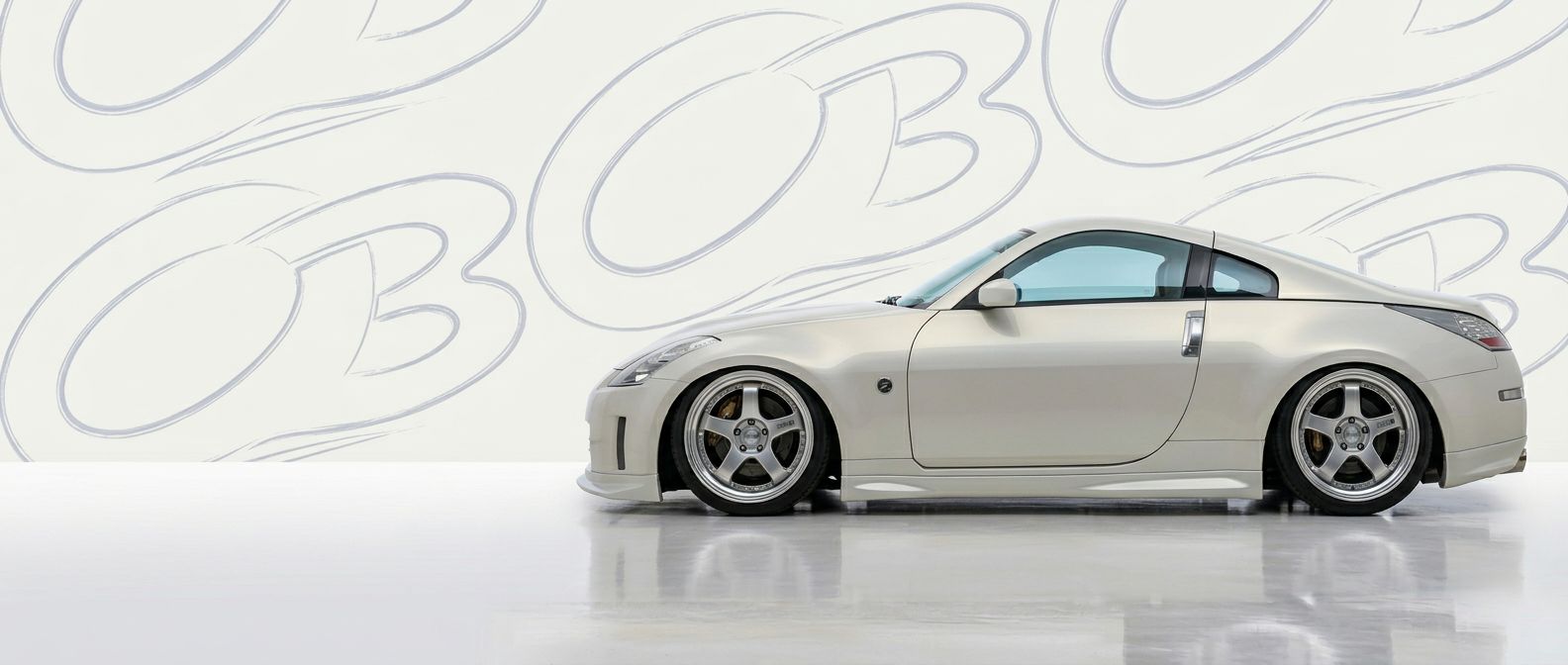 High-quality 2007 Nissan 350Z 2007 exterior shot with professional studio lighting.