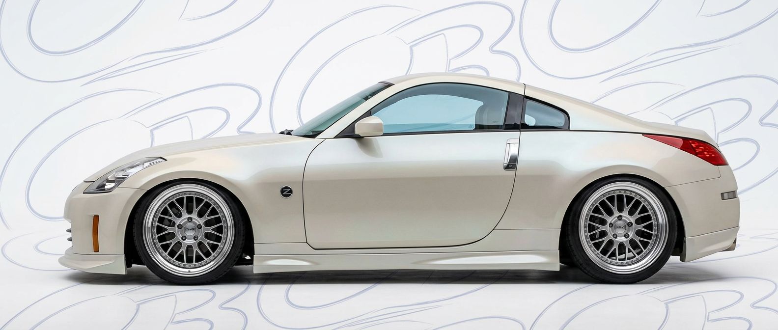 Aggressive 2008 Nissan 350Z 2008 styling to enhance your vehicle's aesthetic.