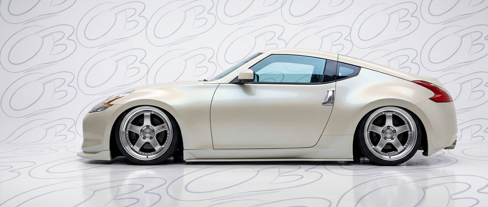 High-quality 2009 Nissan 370Z 2009 exterior shot with professional studio lighting.