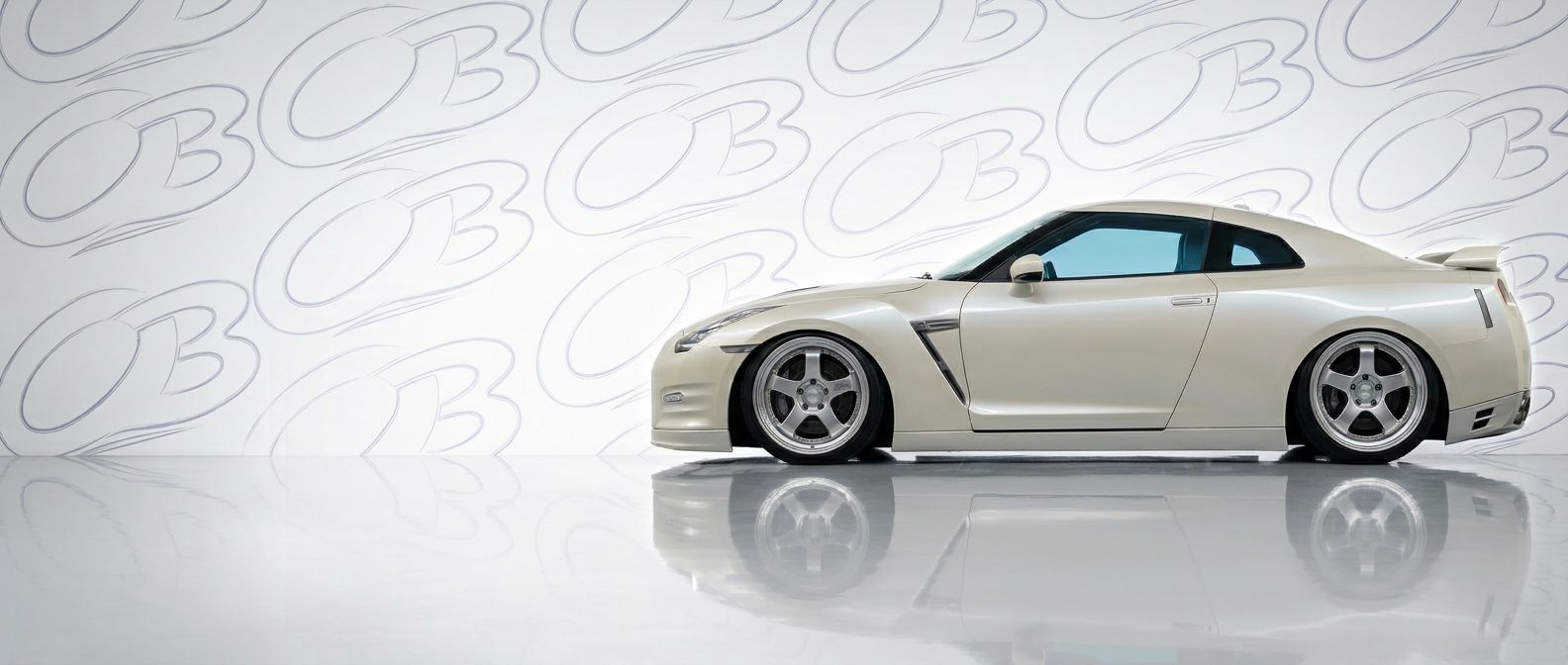 Custom 2016 for 2016 Nissan GT-R - Premium aerodynamic automotive body parts.