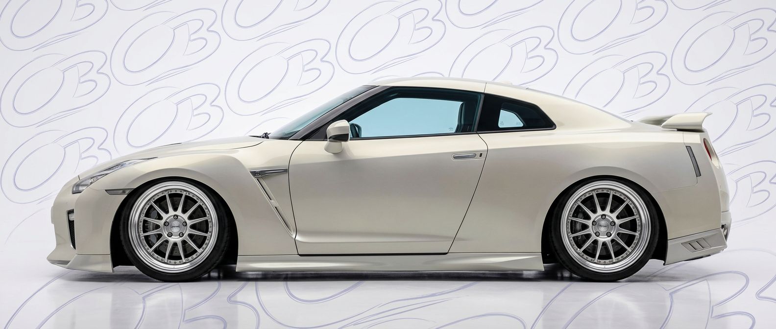 Aerodynamic 2022 Nissan GT-R 2022 - Sleek design for enhanced vehicle styling.