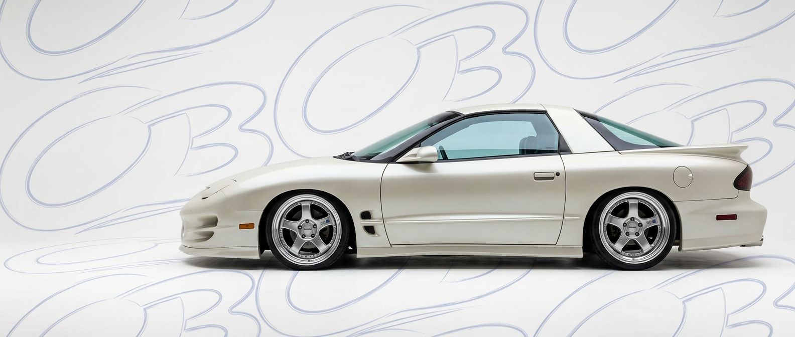 Detailed view of 2000 Pontiac Firebird 2000 featuring lightweight, durable construction.