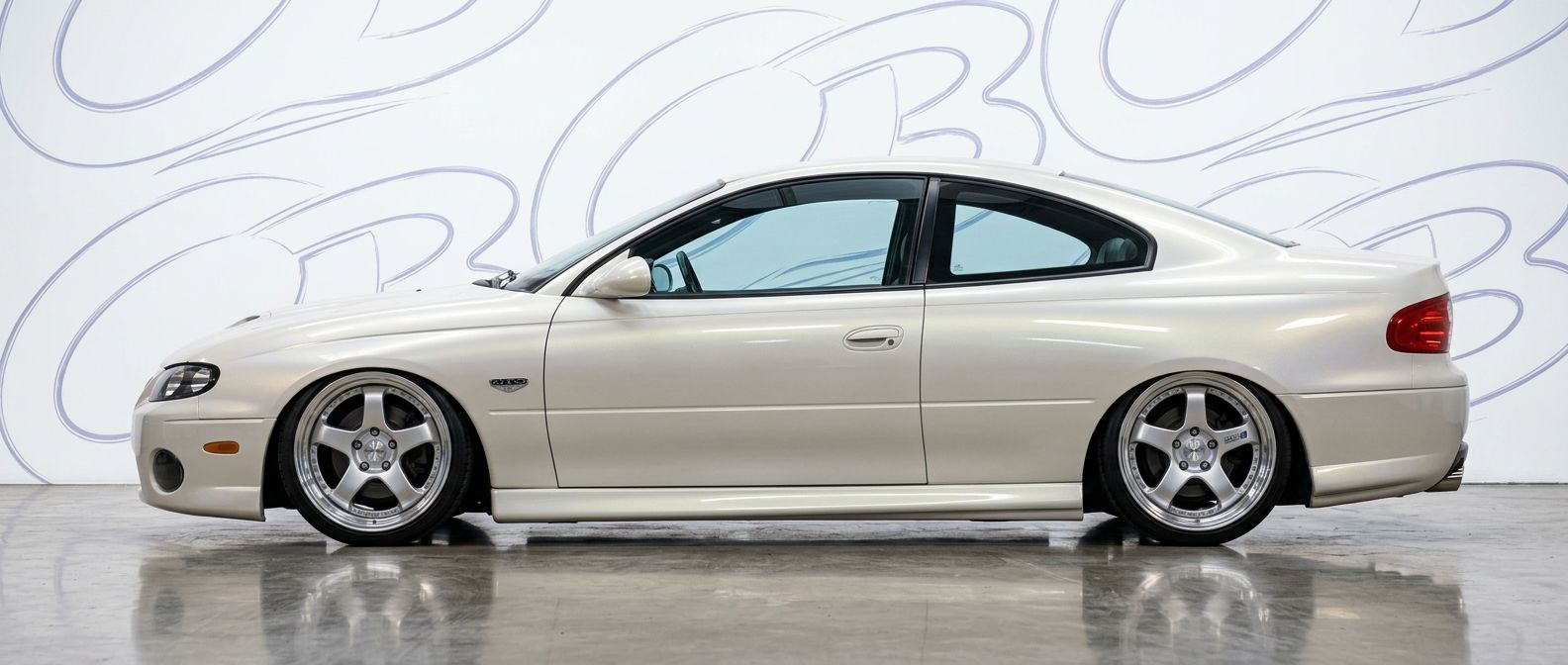 Aerodynamic 2004 Pontiac GTO 2004 - Sleek design for enhanced vehicle styling.
