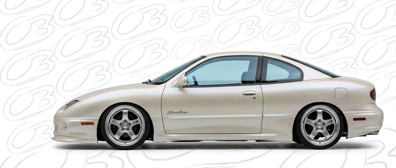 Aggressive 2000 Pontiac Sunfire 2000 styling to enhance your vehicle's aesthetic.