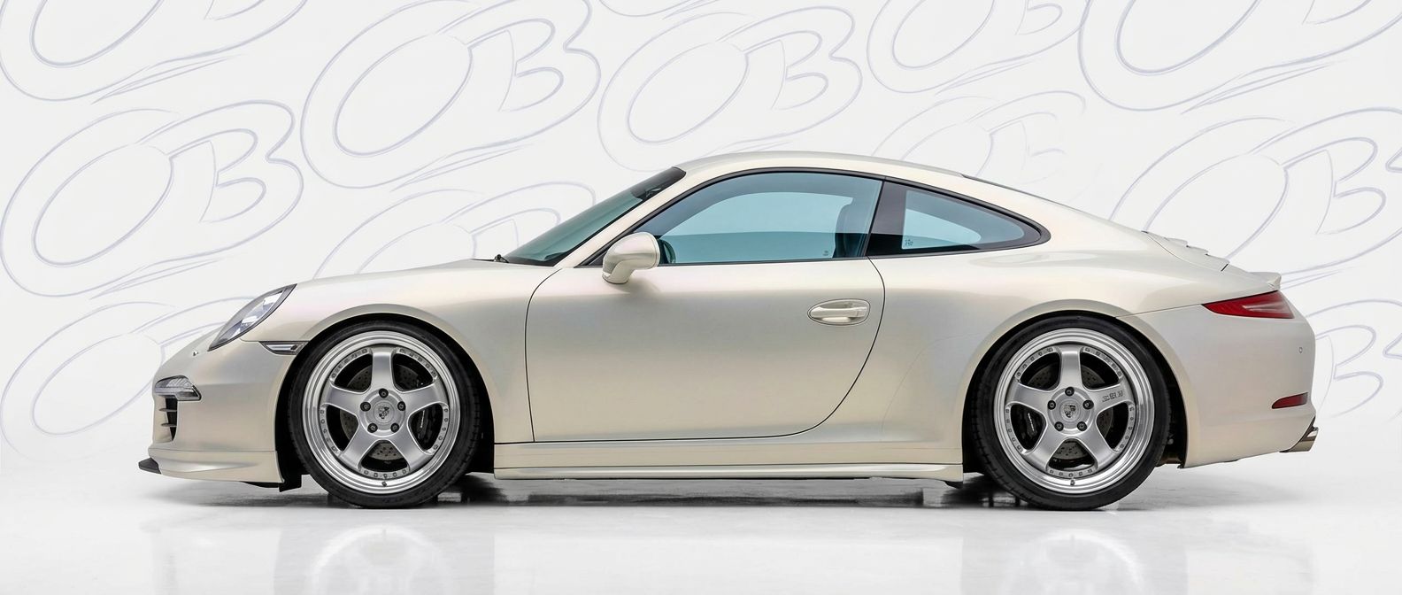 Aerodynamic 2012 Porsche 911 2012 - Sleek design for enhanced vehicle styling.