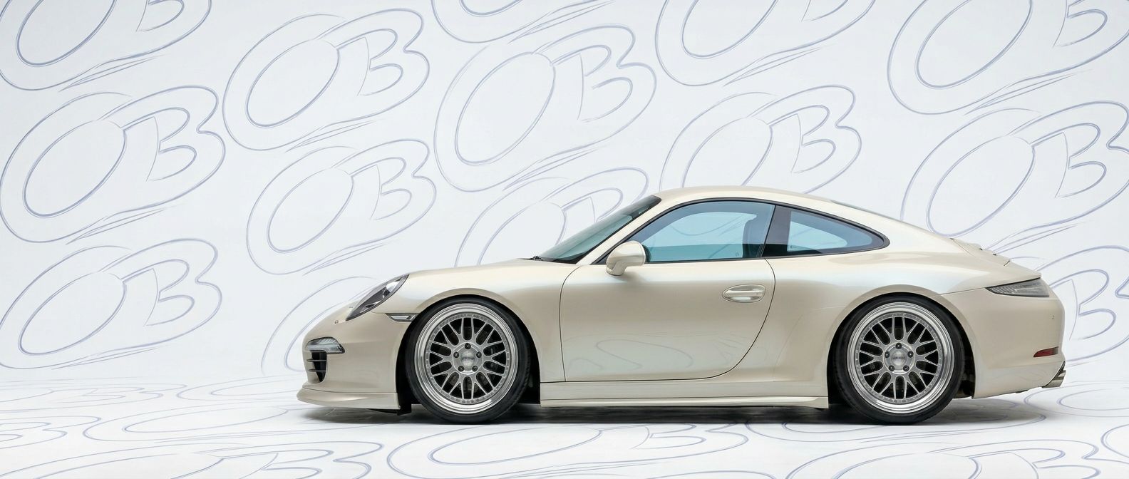 Aggressive 2015 Porsche 911 2015 styling to enhance your vehicle's aesthetic.