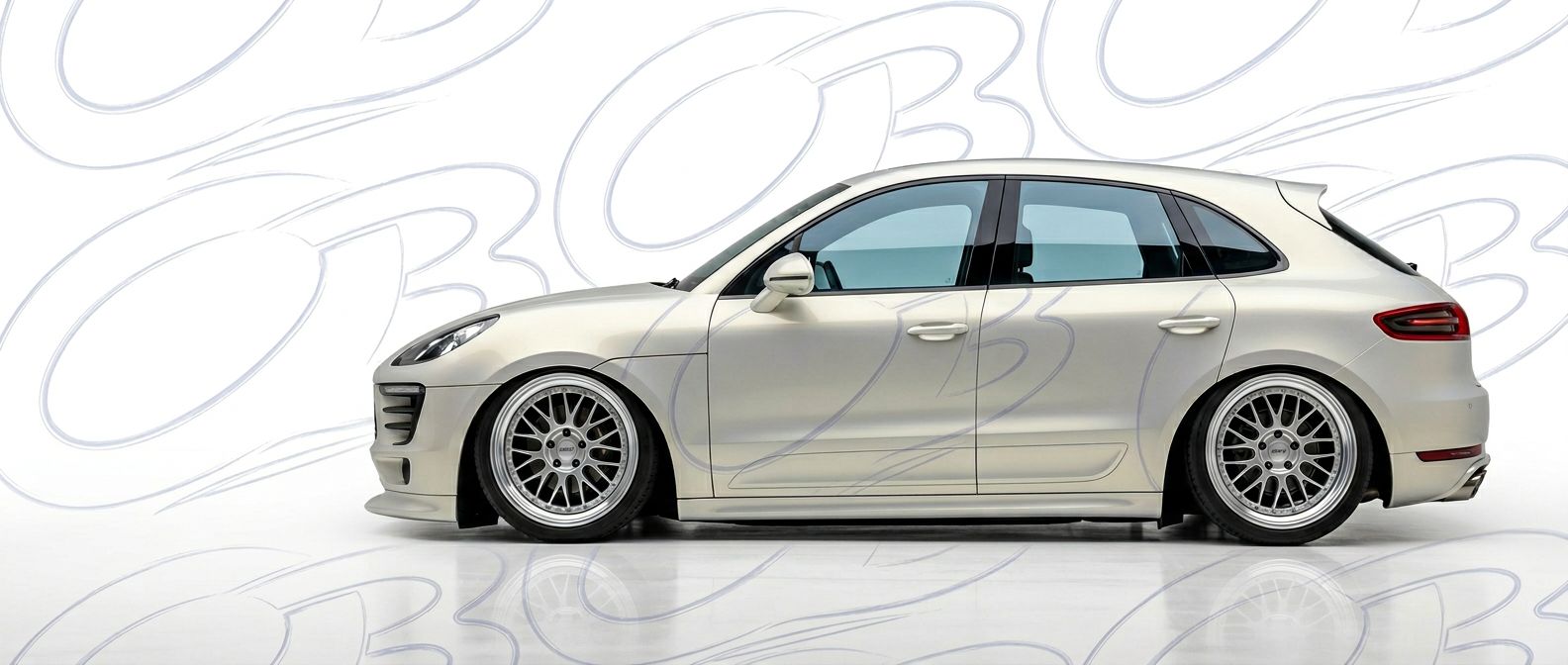 Aerodynamic 2017 Porsche Macan 2017 - Sleek design for enhanced vehicle styling.