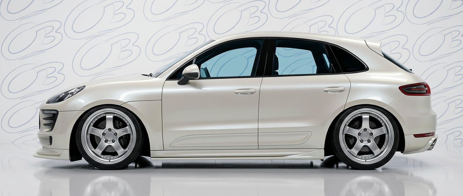 Professional automotive photography of a  Porsche Macan with high-fidelity Macan.