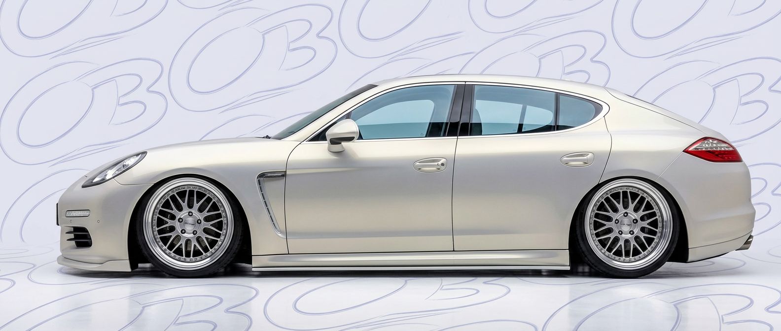 Professional automotive photography of a 2014 Porsche Panamera with high-fidelity 2014.