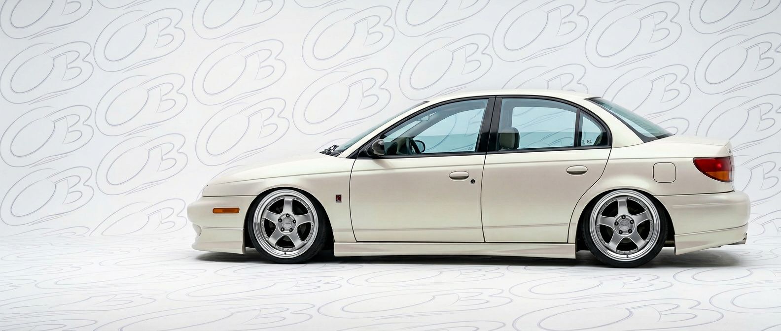 Aerodynamic 1999 Saturn SL 1999 - Sleek design for enhanced vehicle styling.