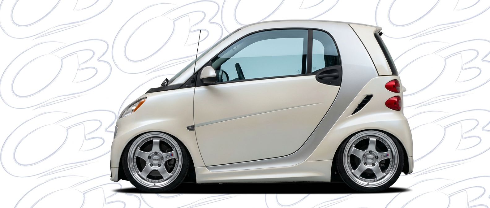 Aerodynamic 2008 Smart fortwo 2008 - Sleek design for enhanced vehicle styling.