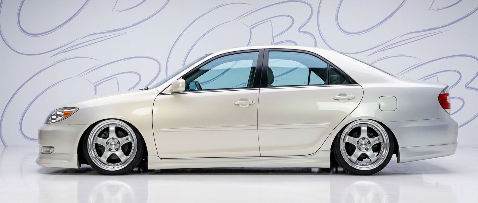 Detailed view of 2004 Toyota Camry 2004 featuring lightweight, durable construction.