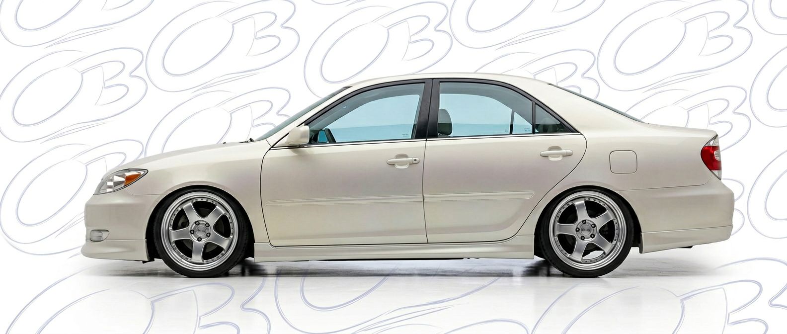 Professional automotive photography of a 2005 Toyota Camry with high-fidelity 2005.