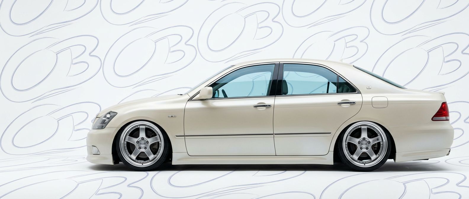 Professional automotive photography of a 2005 Toyota Crown with high-fidelity 2005.