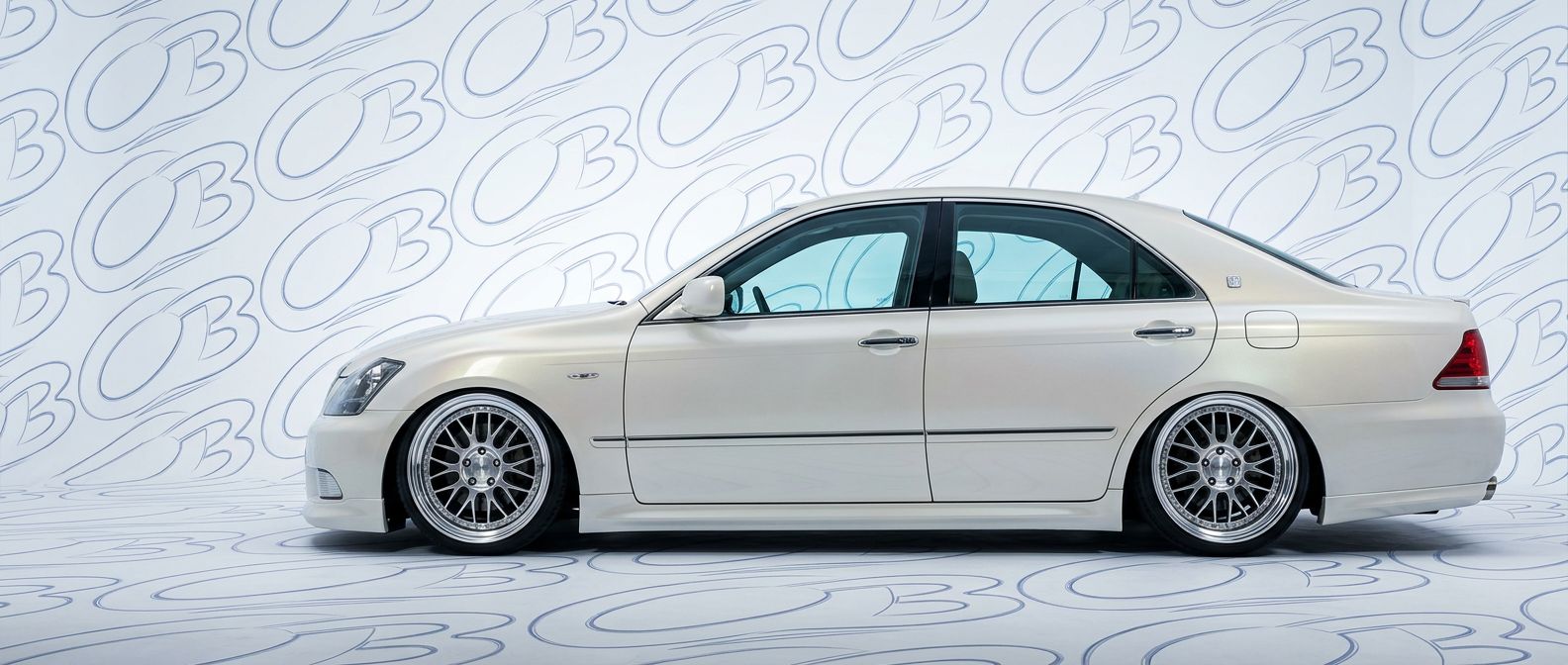 Aggressive 2007 Toyota Crown 2007 styling to enhance your vehicle's aesthetic.