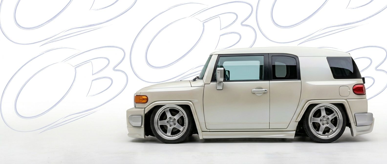 Aggressive 2013 Toyota FJ Cruiser 2013 styling to enhance your vehicle's aesthetic.