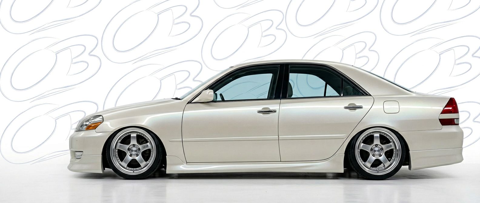 High-quality 2000 Toyota Mark II 2000 exterior shot with professional studio lighting.