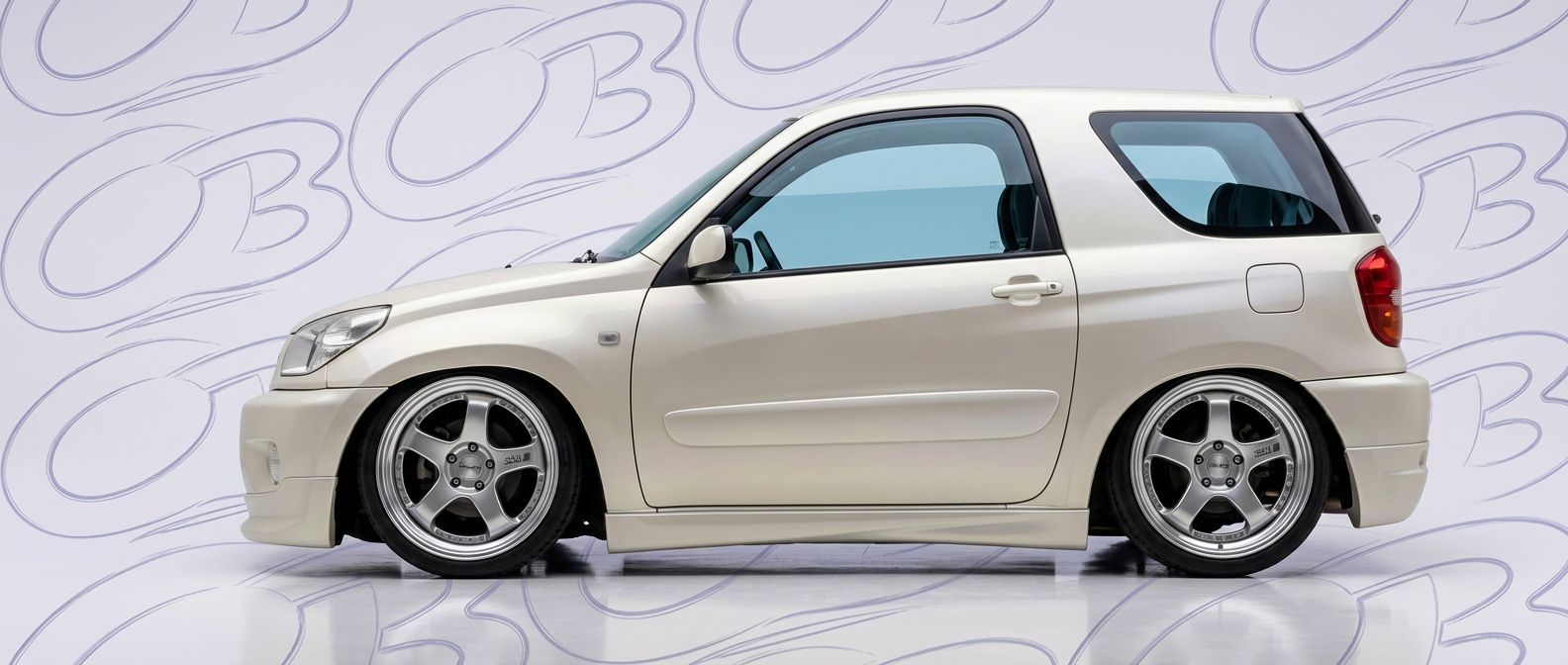 Aerodynamic 2000 Toyota RAV4 2000 - Sleek design for enhanced vehicle styling.