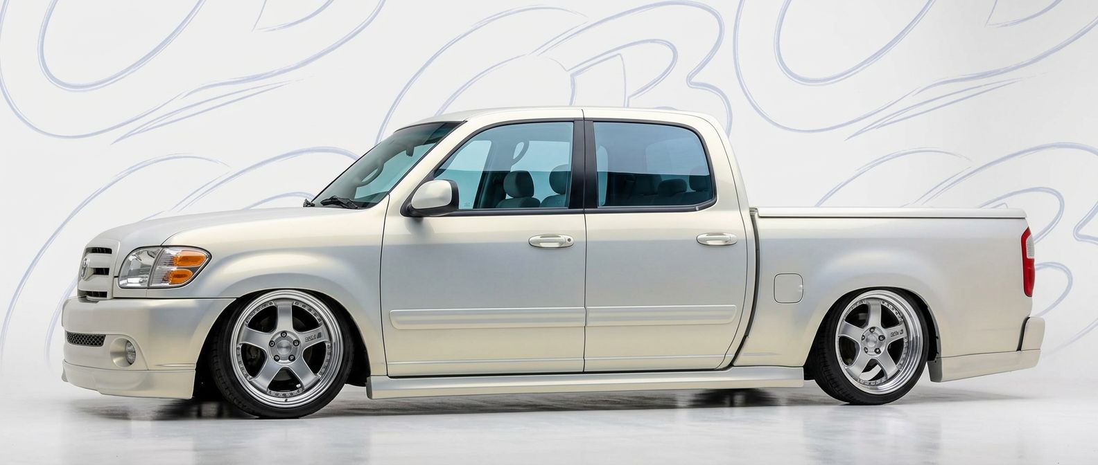 Aerodynamic 2005 Toyota Tundra 2005 - Sleek design for enhanced vehicle styling.