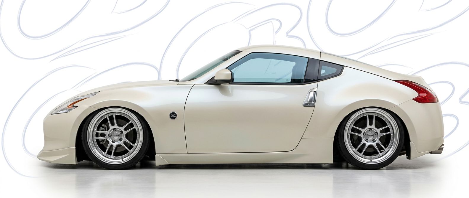 Top-tier 2009 Triumph Speed Triple 2009 featuring a high-gloss finish and carbon fiber weave.